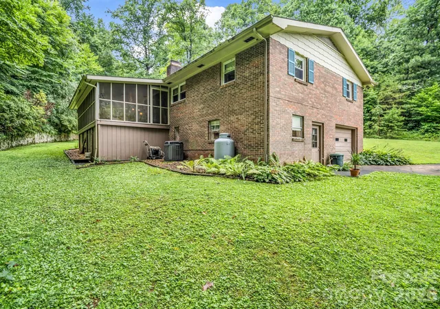 Photo 4 of Single family home for sale at 103 Maplewood Ln, Marion, NC 28752 | MLS# 4362446 | Listing updated on 2026-09-01