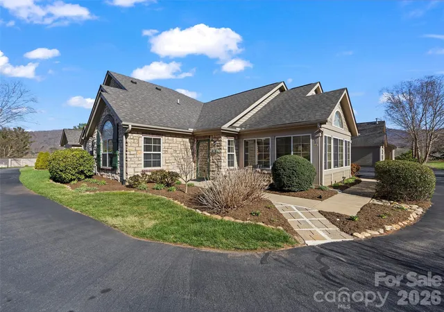 Homes for sale in Swannanoa, NC | 81 Outlook Cir, Swannanoa, NC 28778 | MLS# 4362543