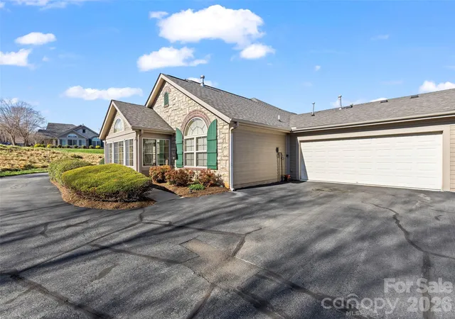 Homes for sale in Swannanoa, NC | 81 Outlook Cir, Swannanoa, NC 28778 | MLS# 4362543