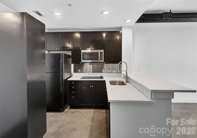 5th image of 710 W Trade St, Charlotte, NC 28202