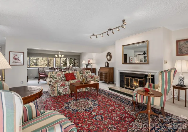 Listing Photo 4 - Condo for sale in building located at 201 Crowfields Dr, Asheville, NC 28803