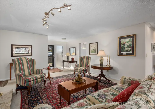Listing Photo 5 - Condo for sale in building located at 201 Crowfields Dr, Asheville, NC 28803