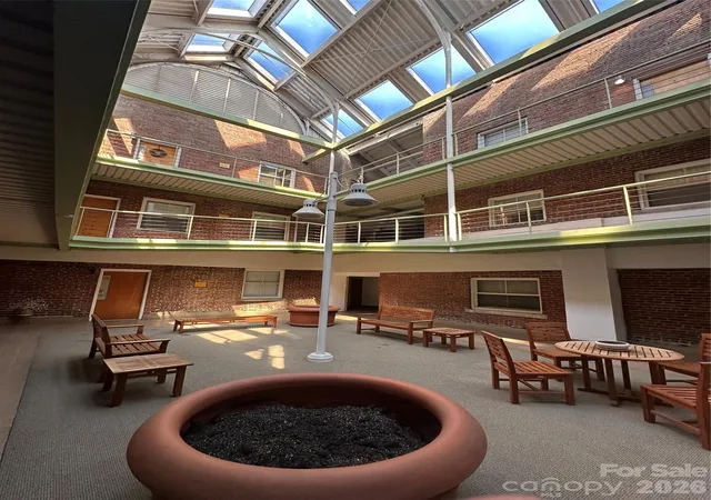 2nd image of 315 Spruce St N, Winston Salem, NC 27101