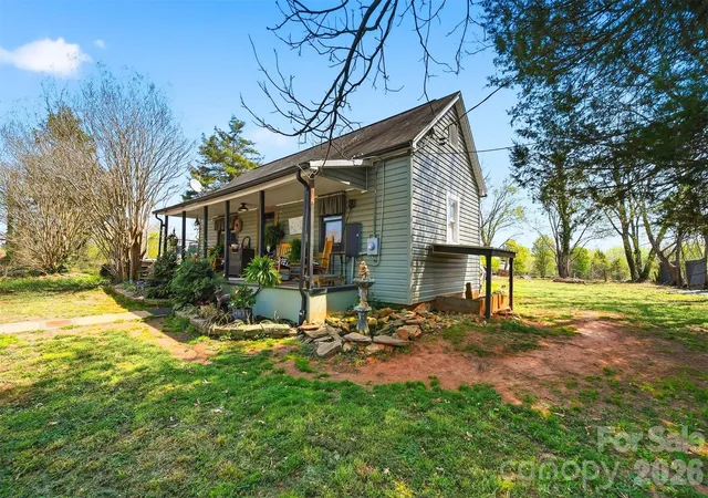 Homes for sale in Lenoir, NC | 507 Oak St Sw, Lenoir, NC 28645 | MLS# 4362836