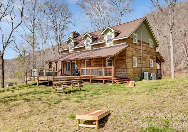 3rd image of 114 Johns Creek Rd, Canton, NC 28716 | MLS# 4362839