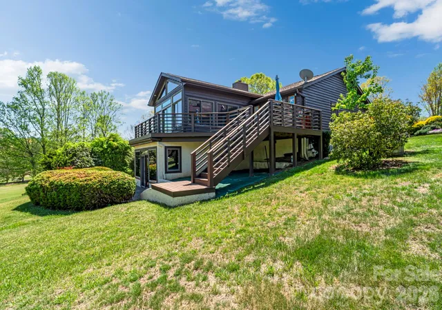 Homes for sale in Hendersonville, NC | 3104 Cove Loop Rd, Hendersonville, NC 28739 | MLS# 4362842