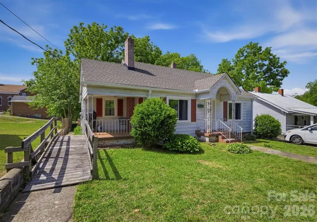 Photo 2 of Single family home for sale at 117 3rd Avenue Sw, Hickory, NC 28602 | MLS# 4362894 | Listing updated on 2026-05-18
