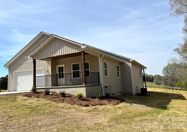 2nd image of 42629 Greenview Dr, Albemarle, NC 28001 | MLS# 4362903