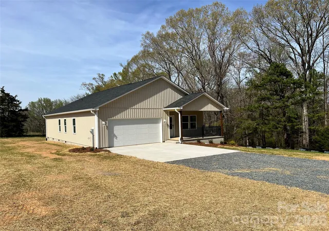3rd image of 42629 Greenview Dr, Albemarle, NC 28001 | MLS# 4362903