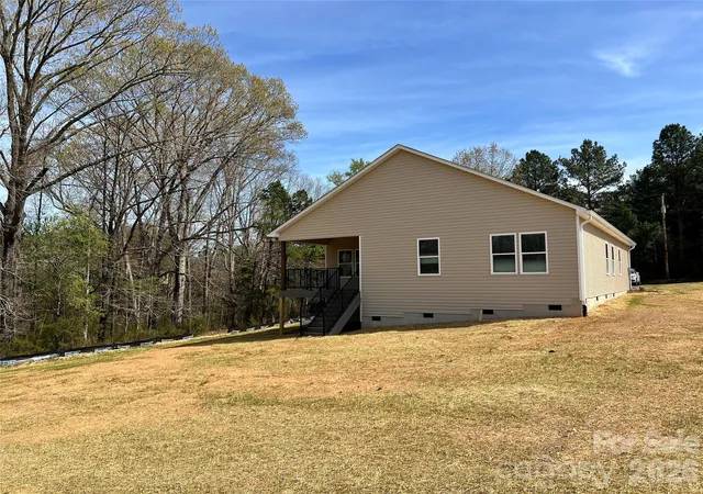 5th image of 42629 Greenview Dr, Albemarle, NC 28001 | MLS# 4362903
