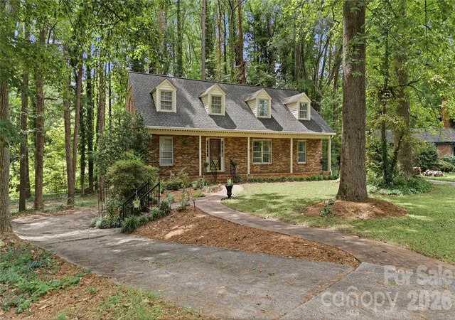 Photo 2 of Single family home for sale at 604 Whittington Pl, Statesville, NC 28677 | MLS# 4362942 | Listing updated on 2026-10-01