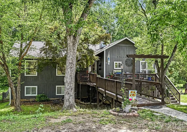 Photo 2 of Single family home for sale at 10319 Camelback Cir, Charlotte, NC 28226 | MLS# 4362948 | Listing updated on 2026-07-25