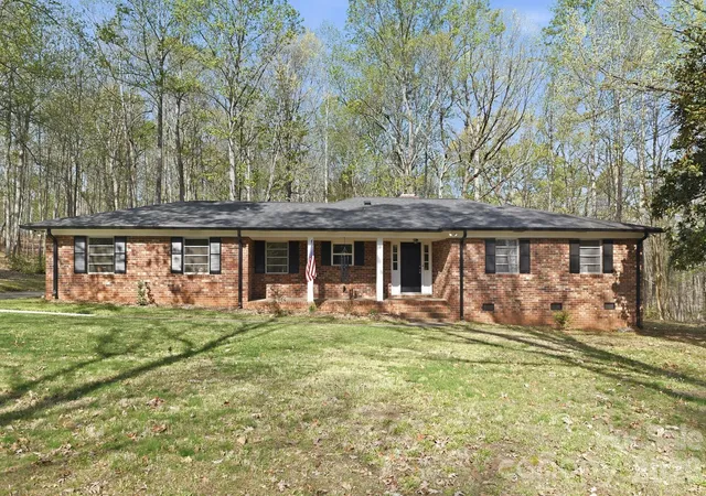 Photo 1 of Single family home for sale at 11715 Timber Ridge Rd, Charlotte, NC 28213 | MLS# 4363078 | Listing updated on 2026-09-11