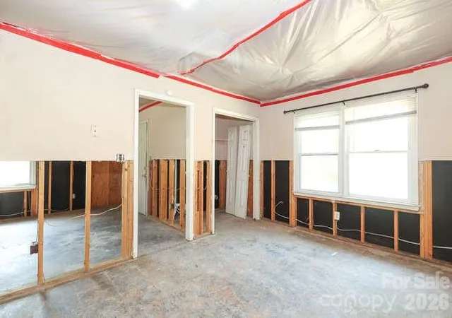 Photo 3 of House for sale at 1401 W Mauney Ave, Gastonia, NC 28052 | MLS# 4363159 | Listing updated on 2026-08-07