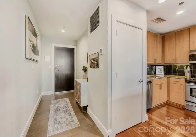 3rd image of 333 W Trade St W #1105, Charlotte, NC 28202 | MLS# 4363169