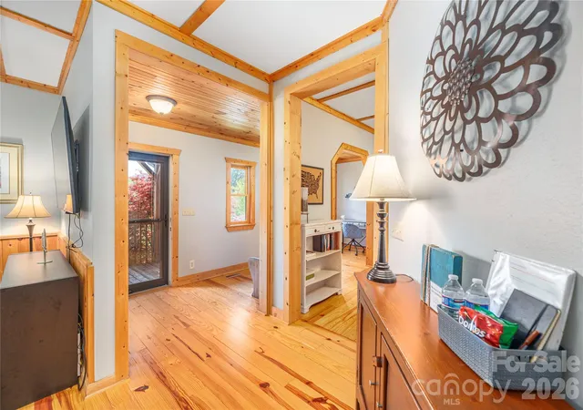 Photo 5 of Single family home for sale at 129 Valley Crk Dr, Maggie Valley, NC 28751 | MLS# 4363296 | Listing updated on 2026-08-31