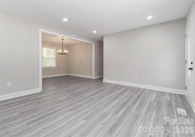 Photo 4 of Single family home for sale at 6726 Barrington Dr, Charlotte, NC 28215 | MLS# 4363314 | Listing updated on 2026-10-20