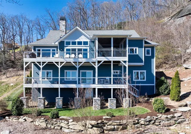 Photo 3 of Single family home for sale at 98 Rock Cliff Way, Hendersonville, NC 28791 | MLS# 4363363 | Listing updated on 2026-09-16