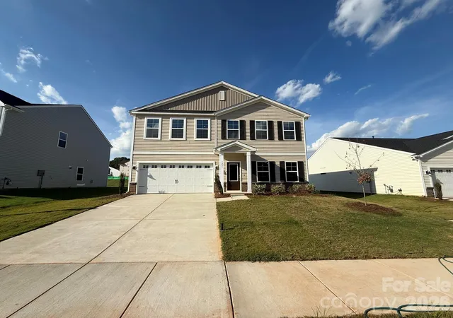 Photo 2 of Single family home for sale at 1231 Bansal Dr, Charlotte, NC 28215 | MLS# 4363373 | Listing updated on 2026-09-28