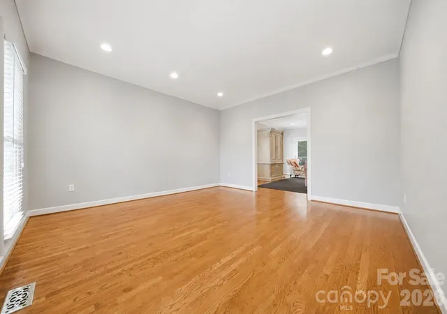 Photo 4 of Single family home for sale at 3704 8th Street Pl NW, Hickory, NC 28601 | MLS# 4363402 | Listing updated on 2026-08-15