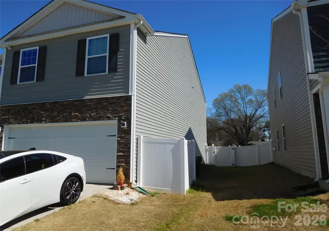 2nd image of 8112 Clairwood Dr, Charlotte, NC 28269 | MLS# 4363469