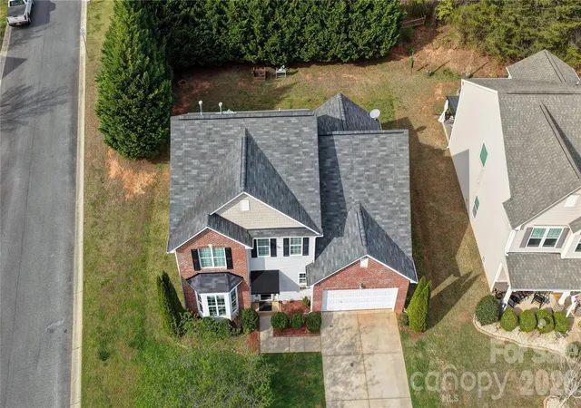 Photo 2 of Single family home for sale at 2001 Lake Vista Dr, Mount Holly, NC 28120 | MLS# 4363497 | Listing updated on 2026-09-23