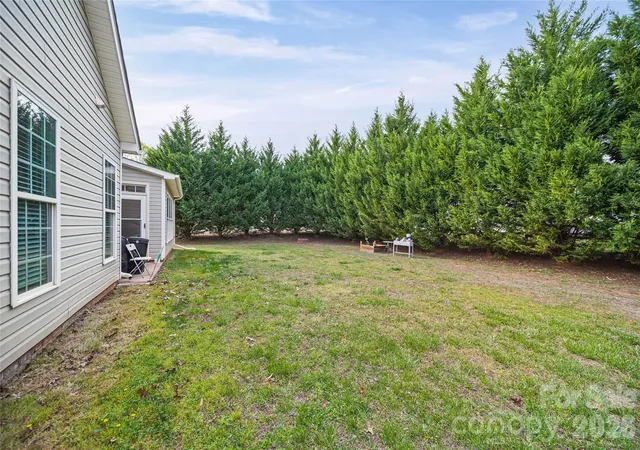 26th image of 2001 Lake Vista Dr, Mount Holly, NC 28120 | MLS# 4363497