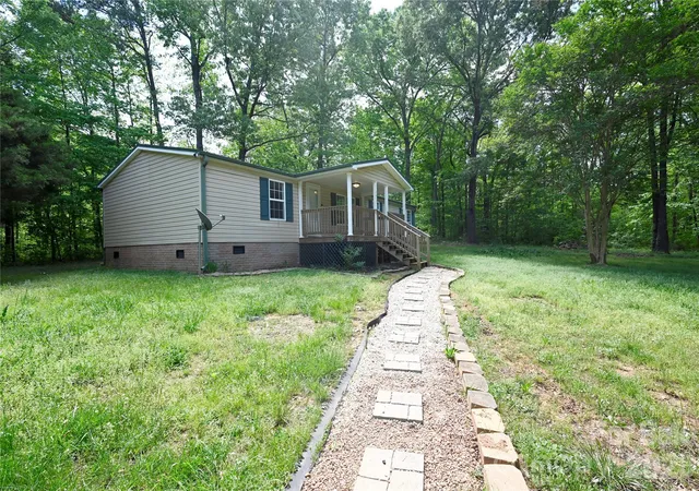 Photo 16 of Single family home for sale at 1415 Smith Woods Ln, Hickory Grove, SC 29717 | MLS# 4363541 | Listing updated on 2026-10-08