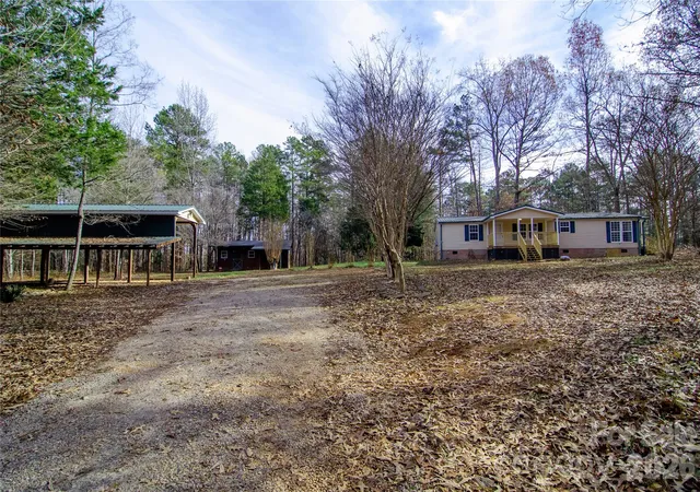 Photo 3 of Single family home for sale at 1415 Smith Woods Ln, Hickory Grove, SC 29717 | MLS# 4363541 | Listing updated on 2026-09-17
