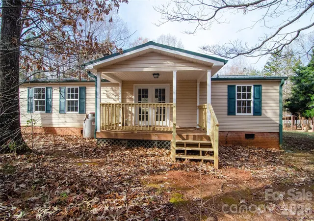 Photo 4 of Single family home for sale at 1415 Smith Woods Ln, Hickory Grove, SC 29717 | MLS# 4363541 | Listing updated on 2026-10-08