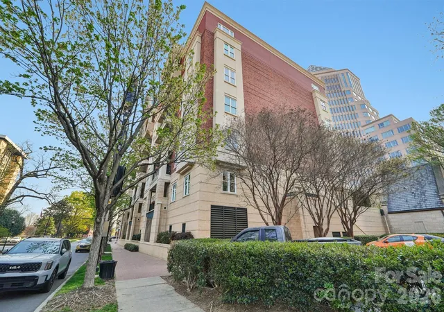 Listing Photo 2 - Condo for sale in building located at 526 N Church St, Charlotte, NC 28202