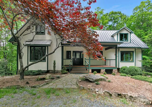 Photo 1 of Single family home for sale at 40 Walnut Ridge Cir, Brevard, NC 28712 | MLS# 4363640 | Listing updated on 2026-09-24