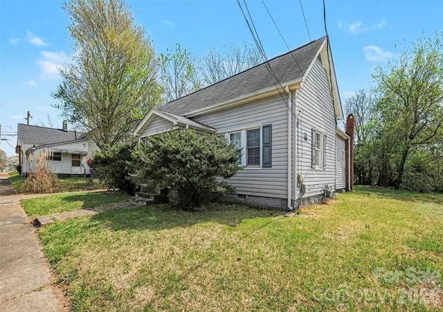 Photo 2 of Single family home for sale at 1007 S Church St, Salisbury, NC 28144 | MLS# 4363642 | Listing updated on 2026-09-16