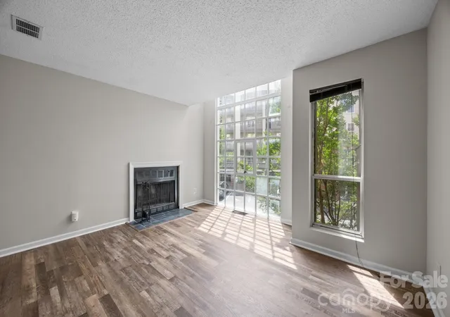 2nd image of 415 W 7th St #H, Charlotte, NC 28202 | MLS# 4363779