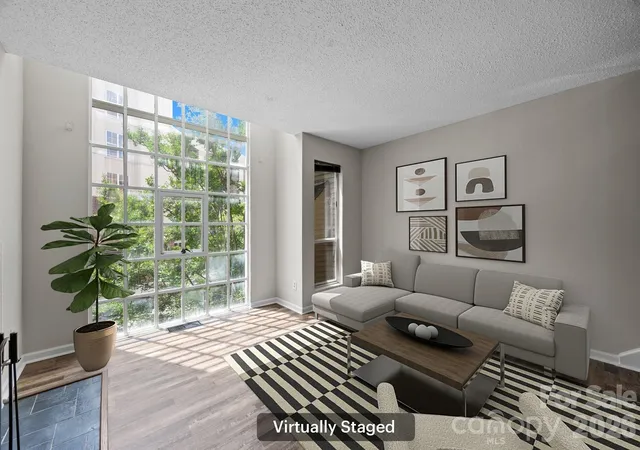 3rd image of 415 W 7Th St, Charlotte, NC 28202