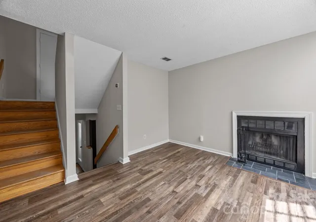 5th image of 415 W 7Th St, Charlotte, NC 28202