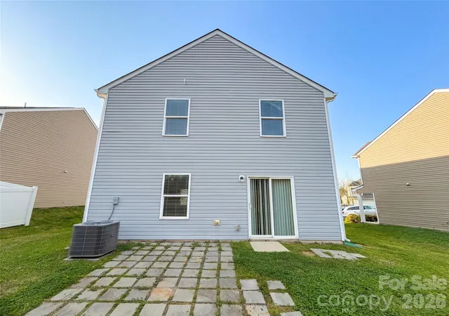 Photo 4 of Sale Pending at 3013 Chatuge Ct, Charlotte, NC 28214 | MLS# 4363855 | Listing updated on 2026-09-02