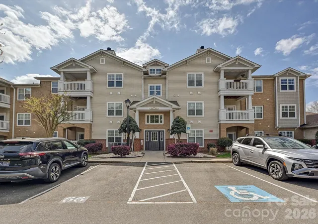 3rd image of 11873 Ridgeway Park Dr, Charlotte, NC 28277 | MLS# 4363892