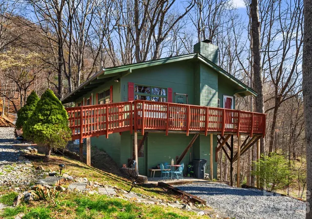 Photo 3 of Single family home for sale at 300 Francis Asbury Rd, Waynesville, NC 28785 | MLS# 4363928 | Listing updated on 2026-09-14