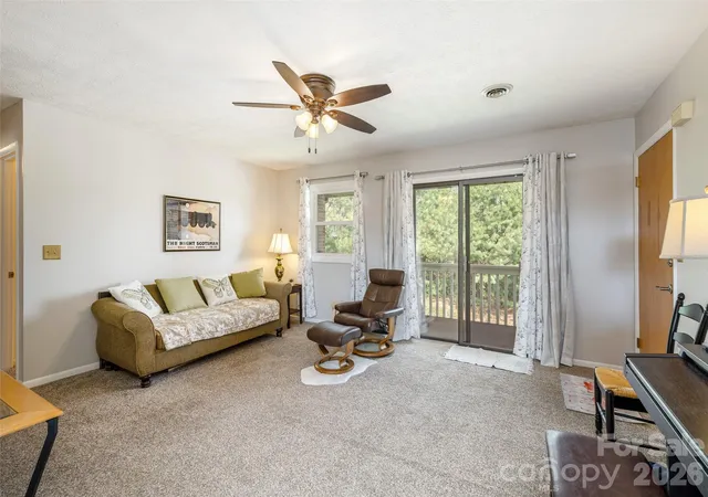 Homes for sale in Hendersonville, NC | 103 Oakwood Pl, Hendersonville, NC 28792