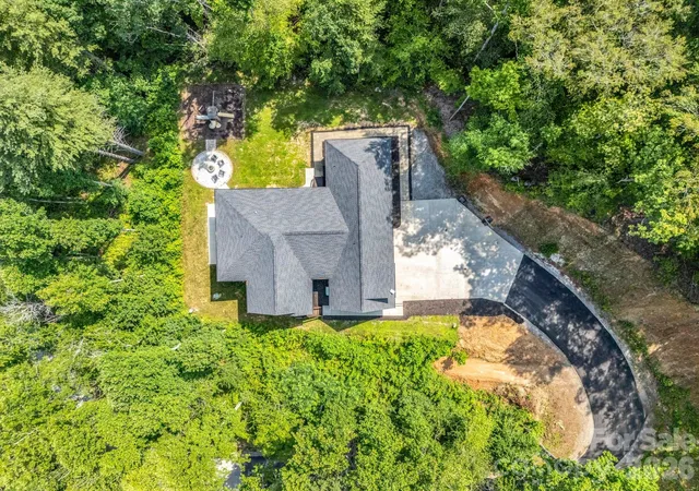 Homes for sale in Horse Shoe, NC | 5717 Turnpike Rd, Horse Shoe, NC 28742 | MLS# 4364041