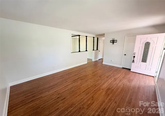 3rd image of 6621 Starcrest Dr, Charlotte, NC 28210 | MLS# 4364053