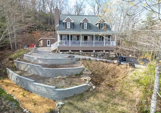 Photo 2 of Single family home for sale at 410 Forest Lake Rd, Brevard, NC 28712 | MLS# 4364087 | Listing updated on 2026-08-12