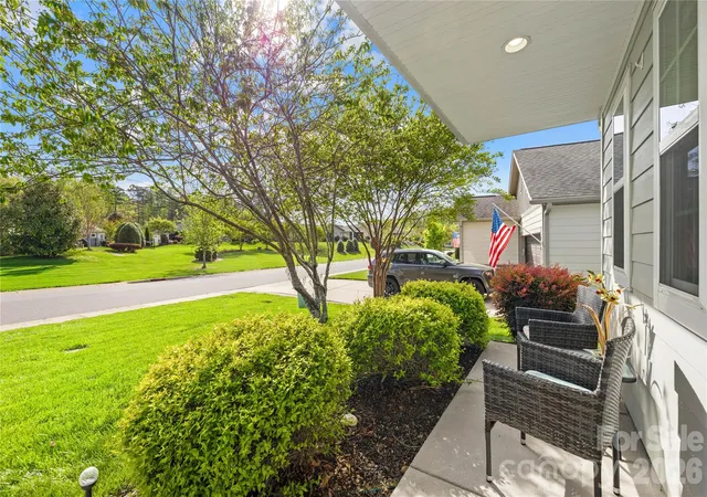 Photo 1 of Single family home for sale at 264 Flt Rock Dr, Denver, NC 28037 | MLS# 4364100 | Listing updated on 2026-10-04