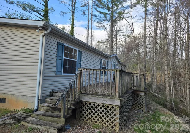 Photo 1 of Single family home for sale at 6 Woodland St, Spruce Pine, NC 28777 | MLS# 4364212 | Listing updated on 2026-09-19