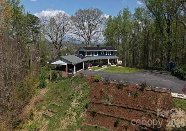Photo 3 of Single family home for sale at 56 E Glenview St, Marion, NC 28752 | MLS# 4364274 | Listing updated on 2026-04-08