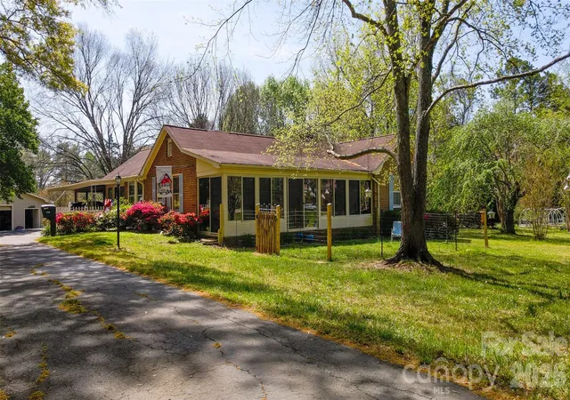 4th image of 9730 Mount Holly Huntersville Rd, Huntersville, NC 28078 | MLS# 4364309