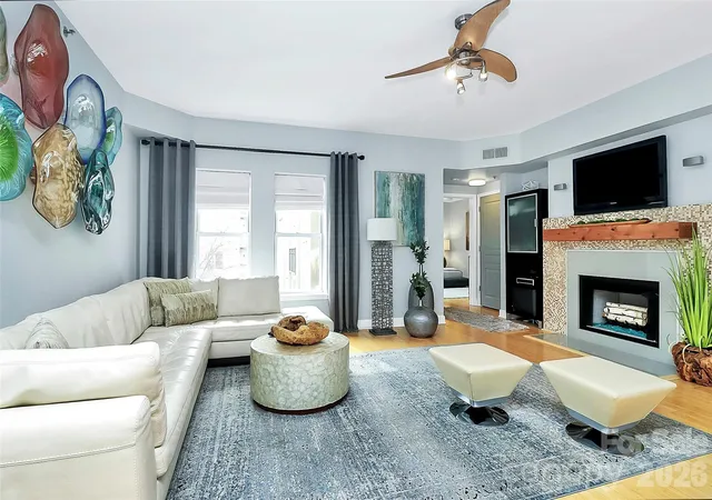 Listing Photo 3 - Condo for sale in building located at 1320 Fillmore Ave, Charlotte, NC 28203 - Unit #418
