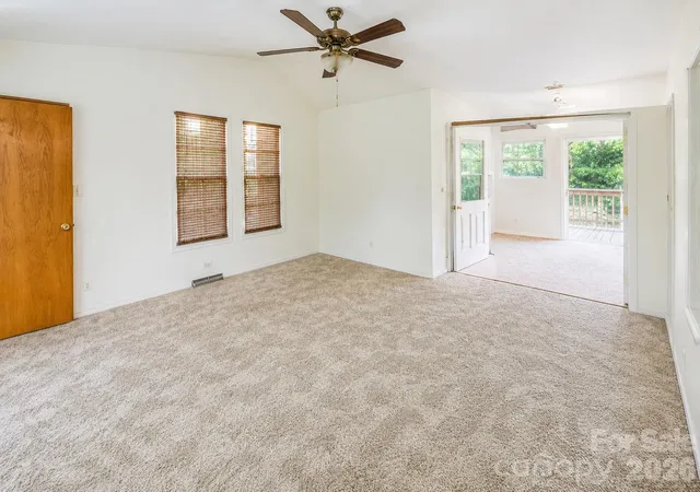 Photo 4 of Single family home for sale at 625 Stillwater Ct, Clover, SC 29710 | MLS# 4364329 | Listing updated on 2026-08-30