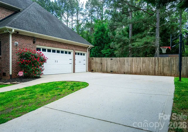 Homes for sale in Clover, SC | 435 Crowders Bluff Ct, Clover, SC 29710 | MLS# 4364366